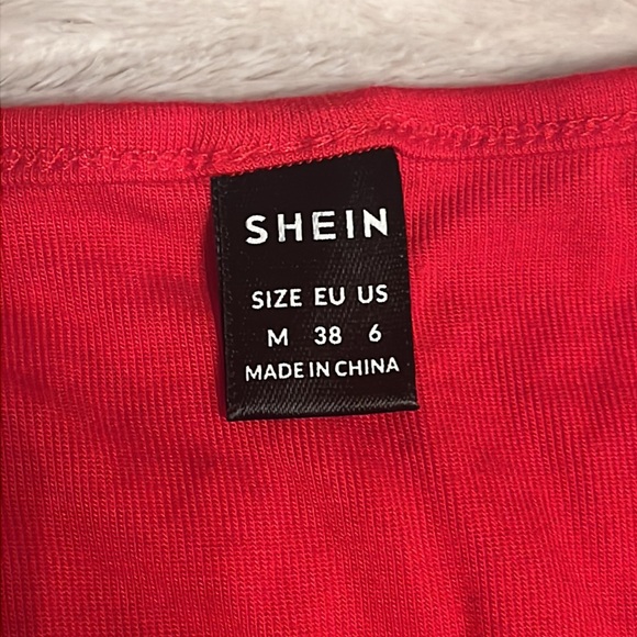 Red crop long sleeve(women’s) - Picture 2 of 2